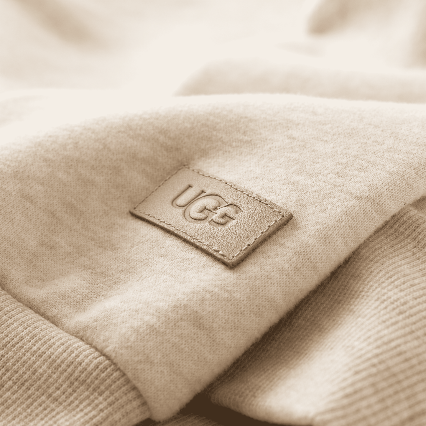 UGG® Women’s Classic Hoodie Sand Heather