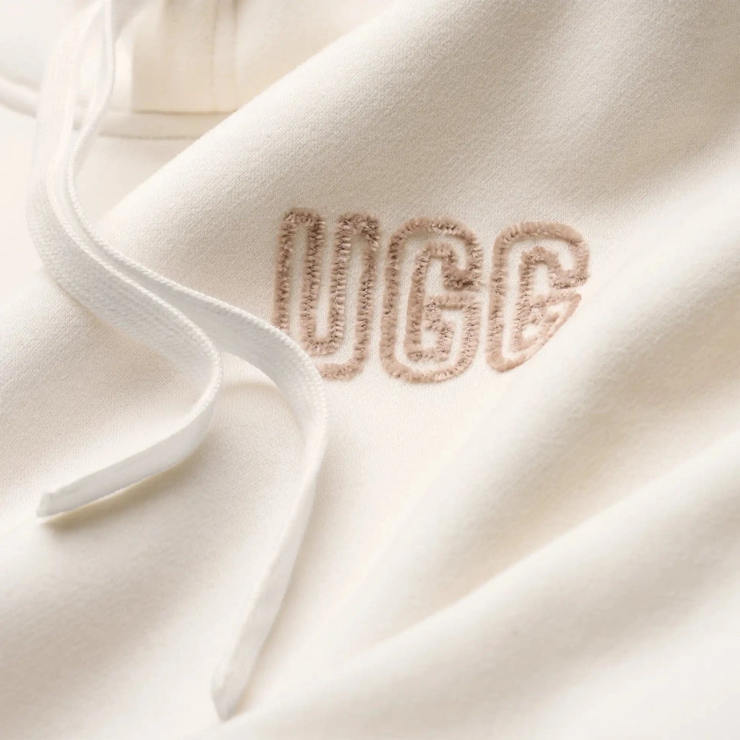 UGG® Women’s Logo Hoodie Nimbus - Brekken's