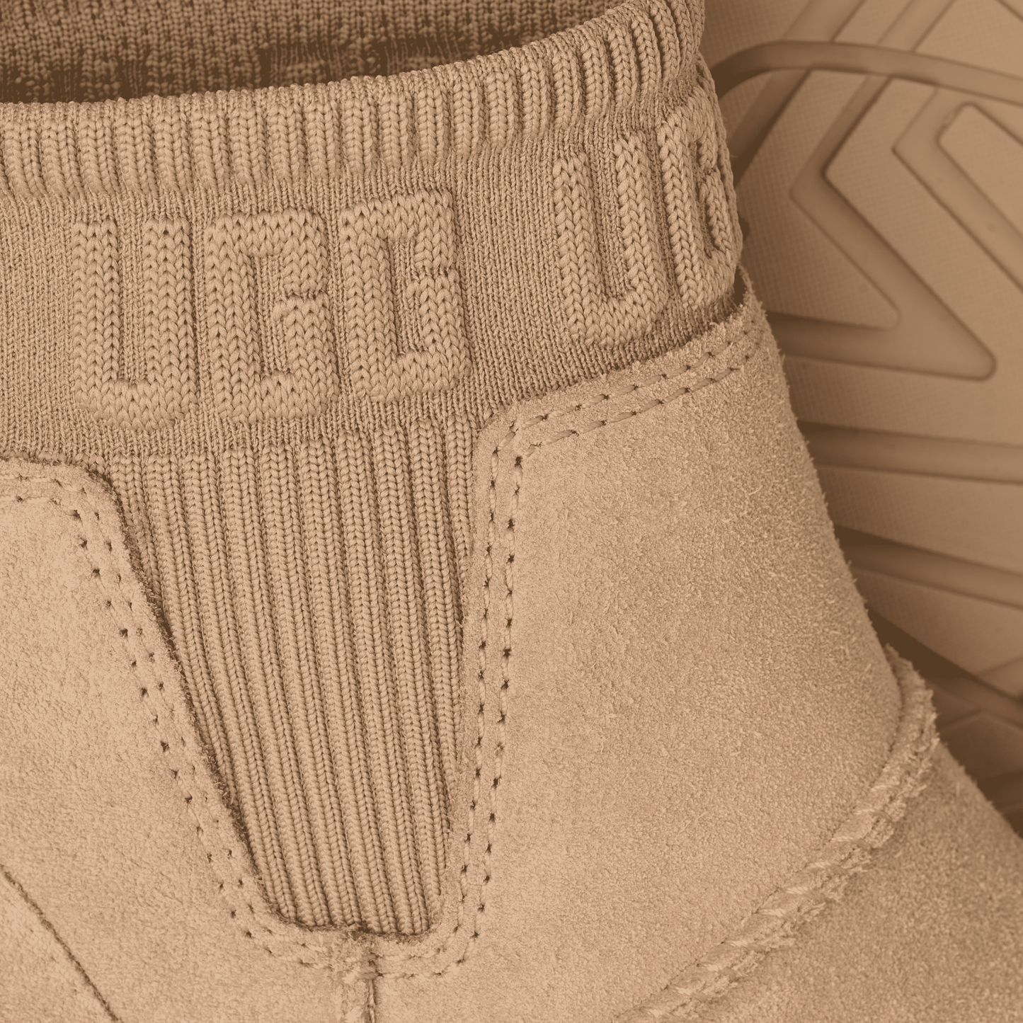 UGG® Women’s Moxy Chelsea Sand