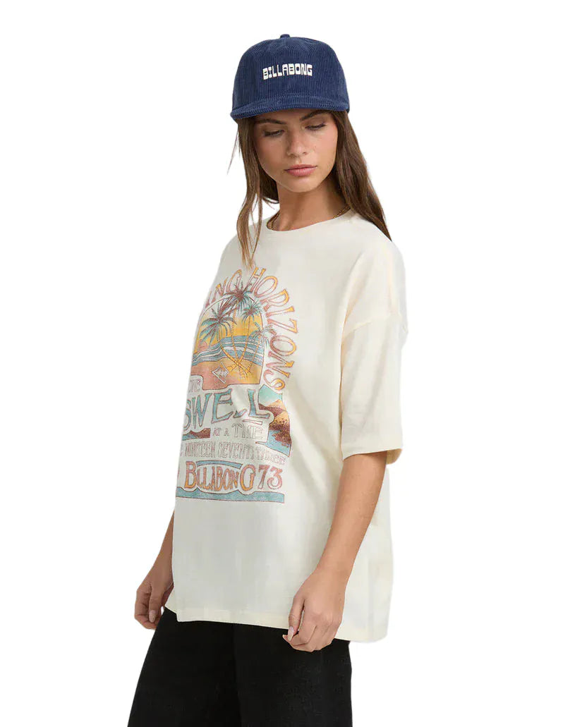 Billabong Women's The Sun Rises SS Tee White Cap