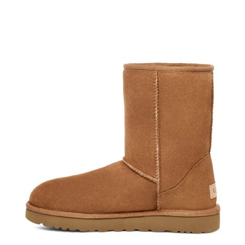 UGG® Women's Classic Short II Chestnut