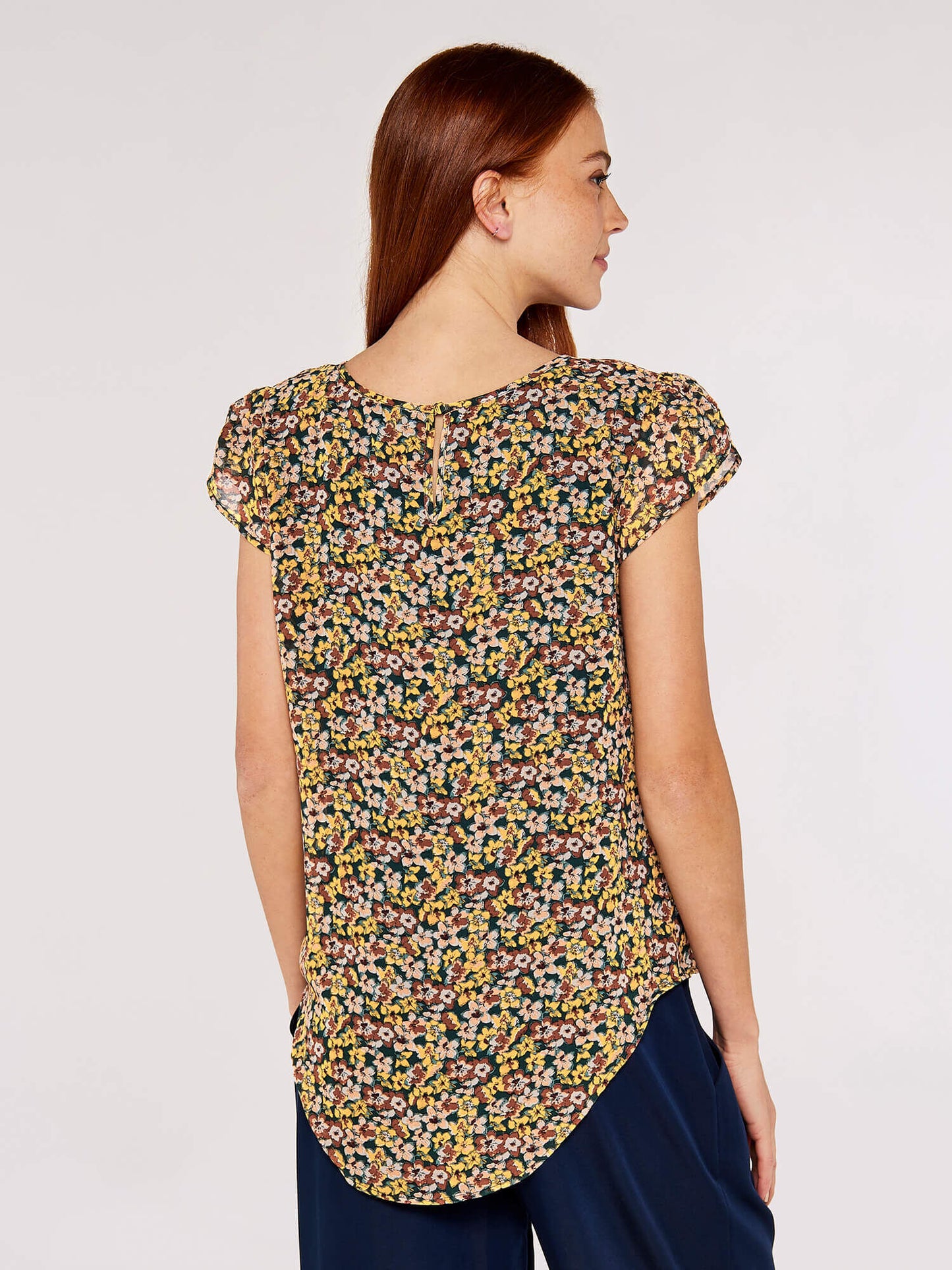 Apricot Women's Pansy Print Tulip Sleeve Top