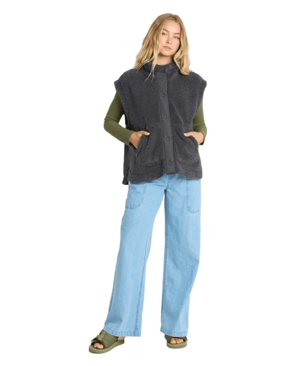 Billabong Women's Apparel > Outerwear Billabong Women's Waver Sherpa Vest Black Sands