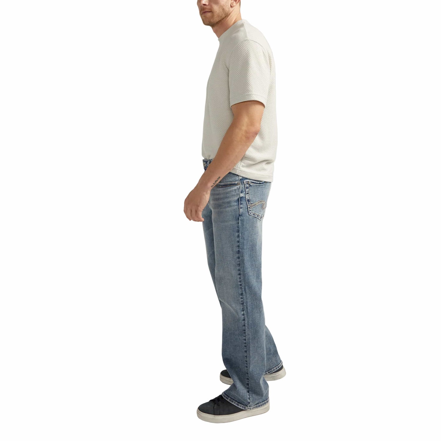 Silver Men’s Apparel > Denim Silver Men Zac Relaxed Fit Straight Leg Jeans M42411SDK241